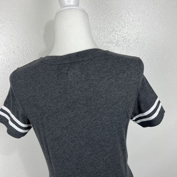 Las Vegas Raiders Shirt Women Small Grey Short Sleeve NFL Football Team Apparel - Picture 10 of 12